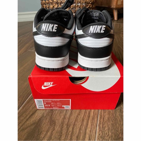 NIKE Dunk Low Panda - Picture 5 of 6